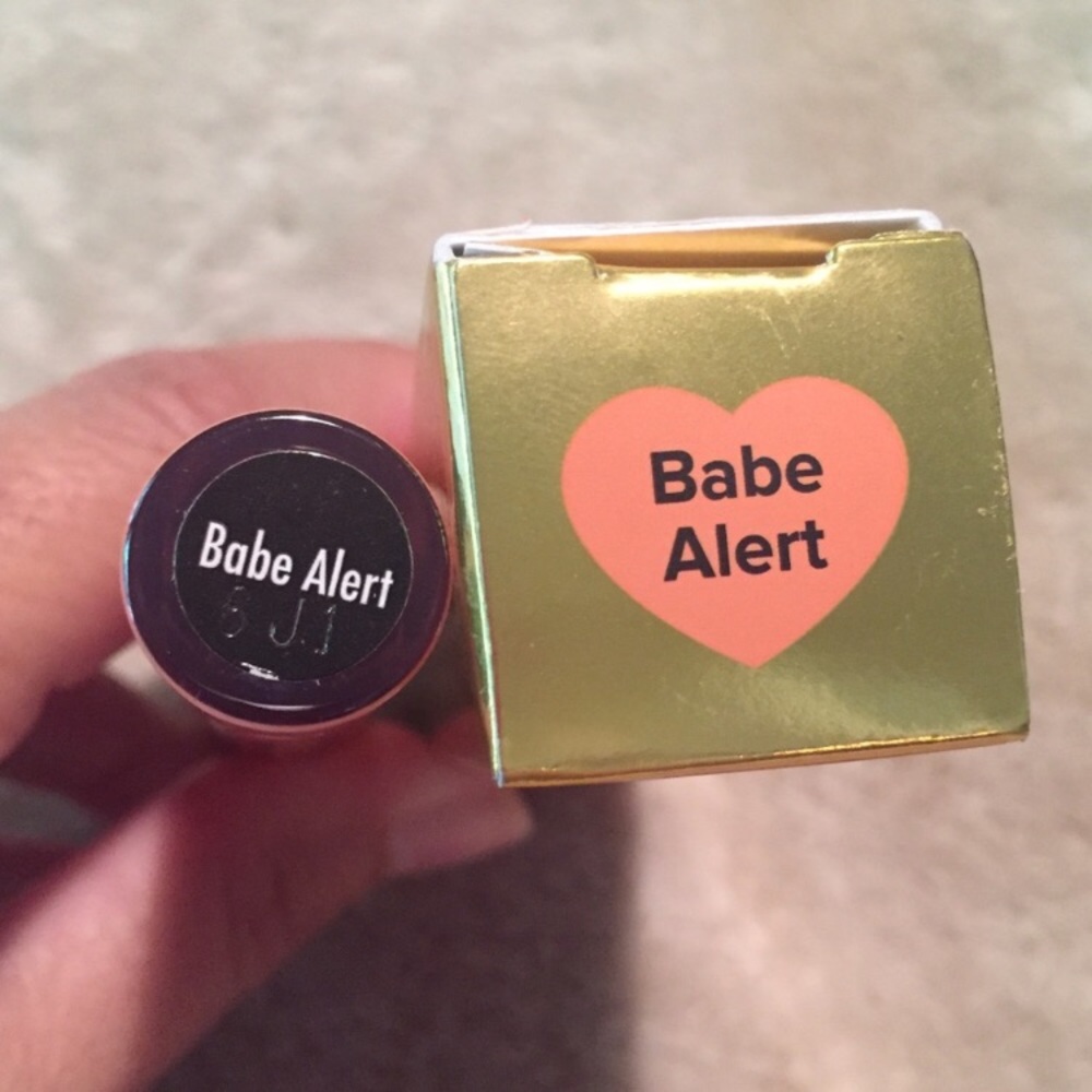 Too Faced Lip Injection Lip Gloss ๐ - Picture 5 of 7